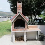 Proto-free Parking Gæstehus Trogir