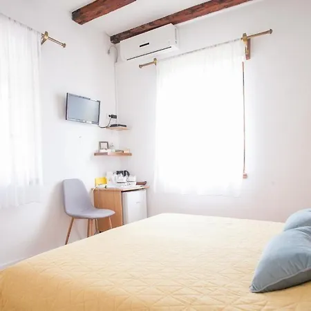 Casa de hóspedes Proto-free Parking 3*
