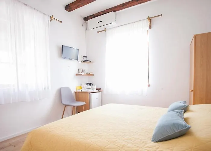 Casa de hóspedes Proto-free Parking 3*