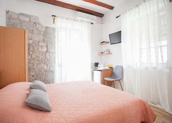 Proto-free Parking 3* Trogir