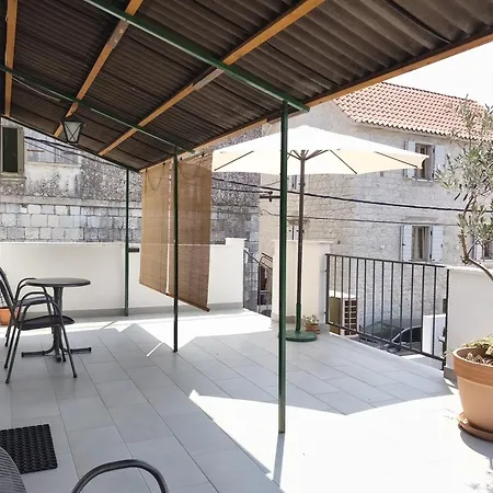 Proto-free Parking 3* Trogir