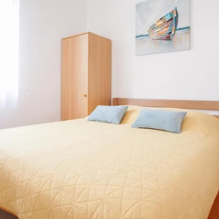 Proto-free Parking Vendégház Trogir