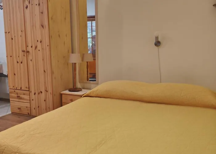 Proto-free Parking 招待所 3*