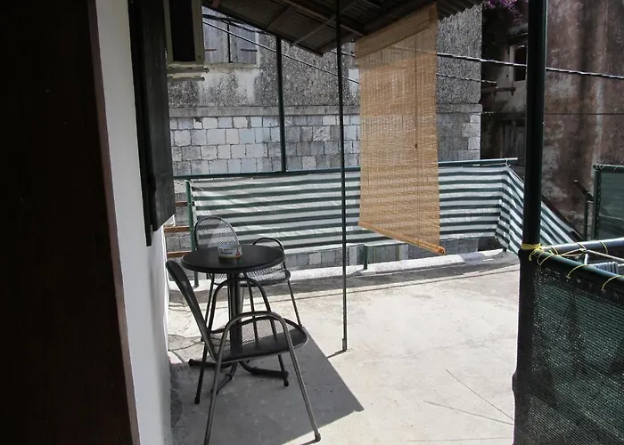 Proto-free Parking 招待所 3*